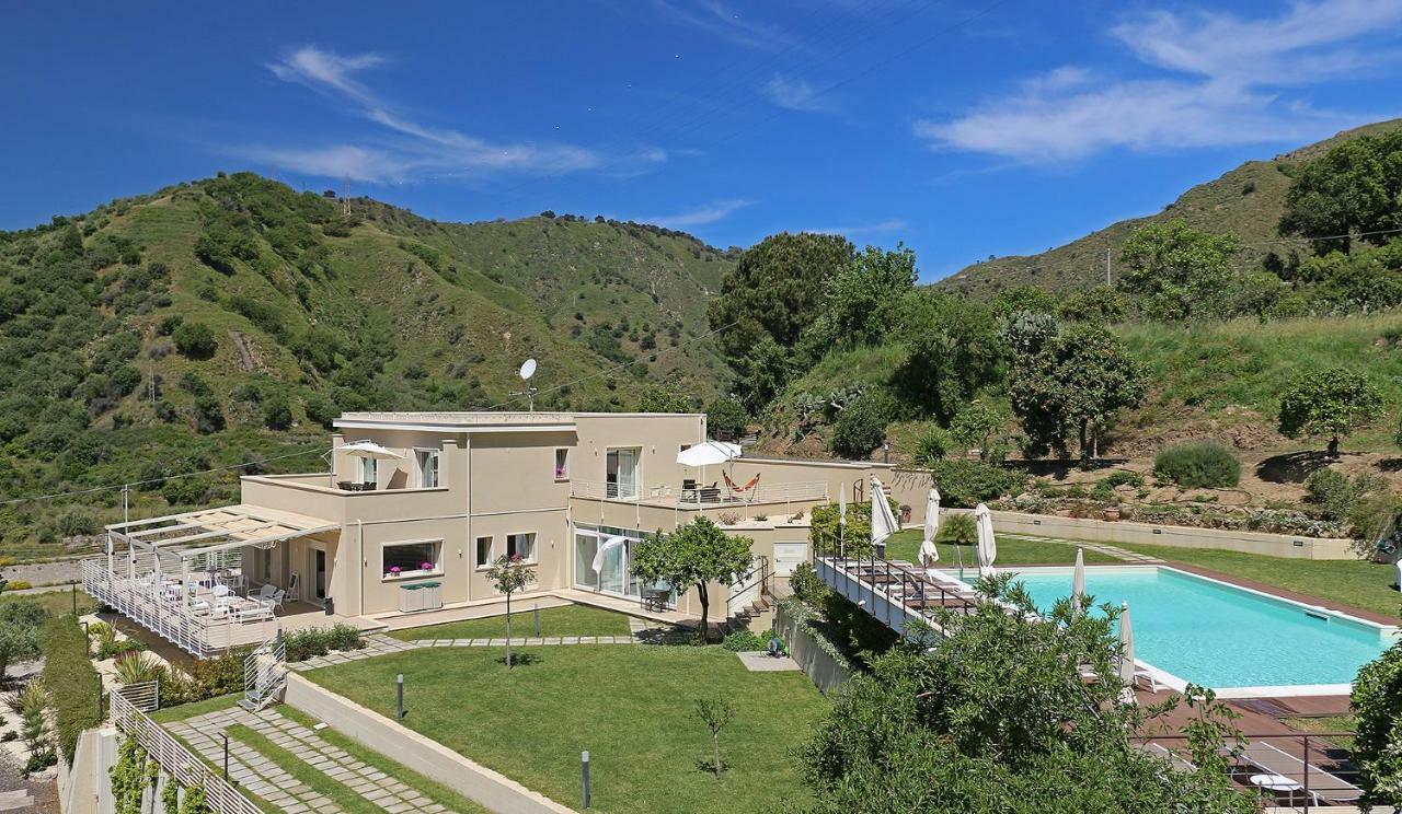 Sike Holiday Home Таормина Экстерьер фото